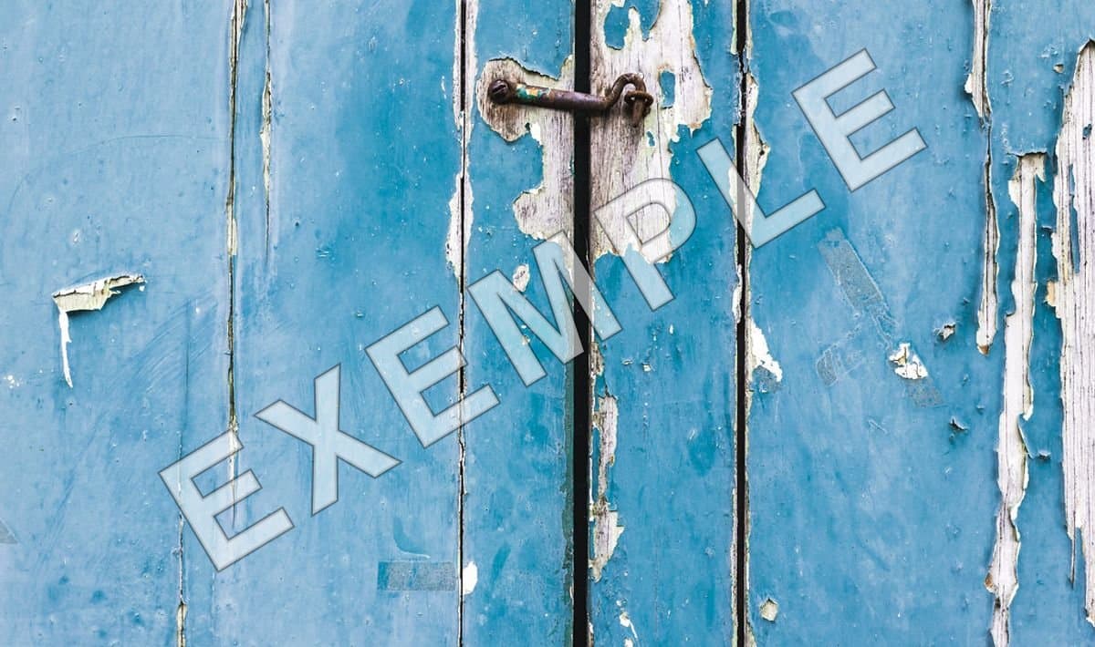 Exemple - Porte d'entrée massive avec cadre — photo 1